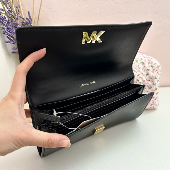 Michael Kors Long Wallet - Picture 3 of 4